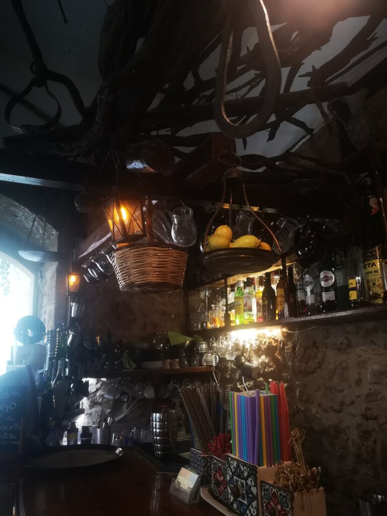 Traditional Decor in Giannis Bar